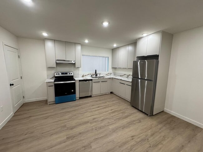 Building Photo - 1224 N Formosa