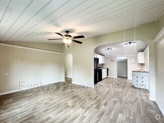Building Photo - 1921 Summerlin Ave