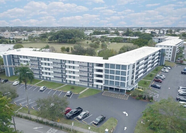 Foto del edificio - 950 Hillcrest Dr