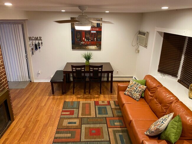 Foto del edificio - 9236 Convent Ave