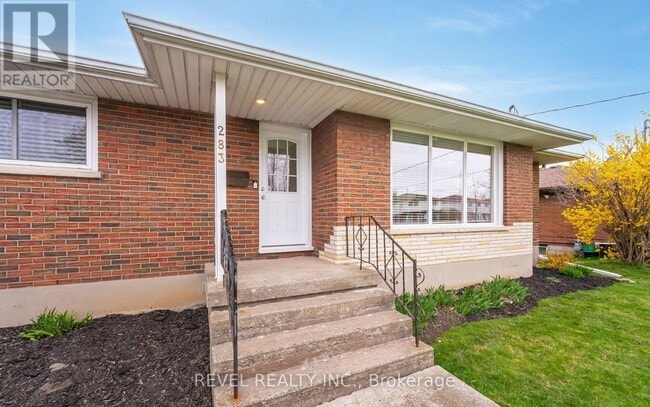 Building Photo - 283 Porter St