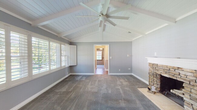 Foto del edificio - Incredible 3 bedroom Sierra Madre foothills House w/ AC, yard, swimming pool and more!