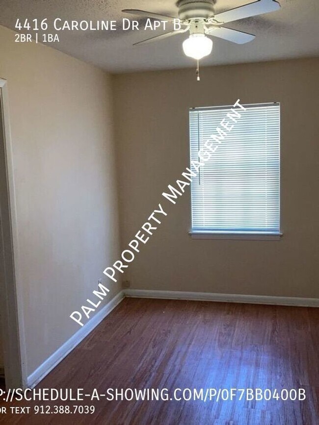 Foto del edificio - 4416 Caroline Dr