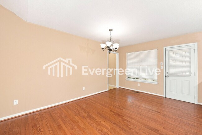 Building Photo - 104 Dolphin Ct