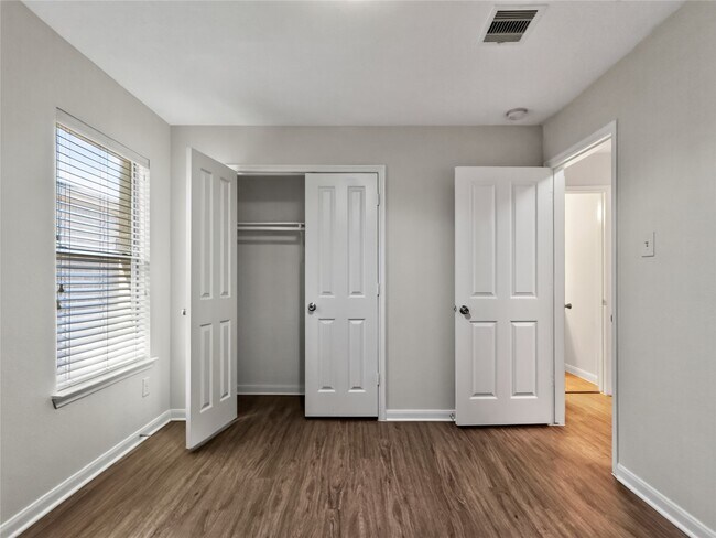 Foto del edificio - 4318 Richland Chambers Ln