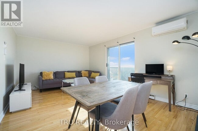 Building Photo - 900 Dynes Rd