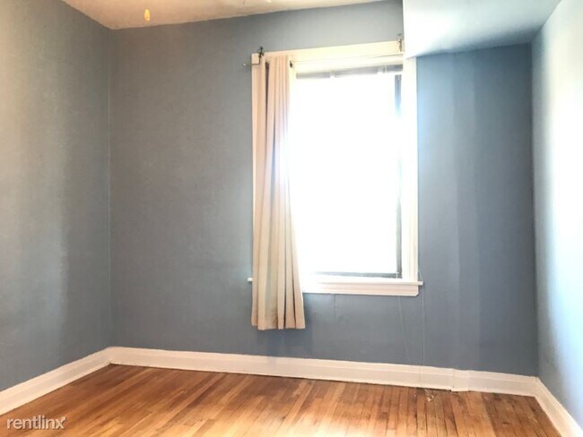Foto del edificio - 1320 N Damen Ave.