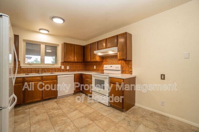 Building Photo - 1518 Chambers Dr