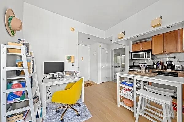 Foto del edificio - 520 W 23 St
