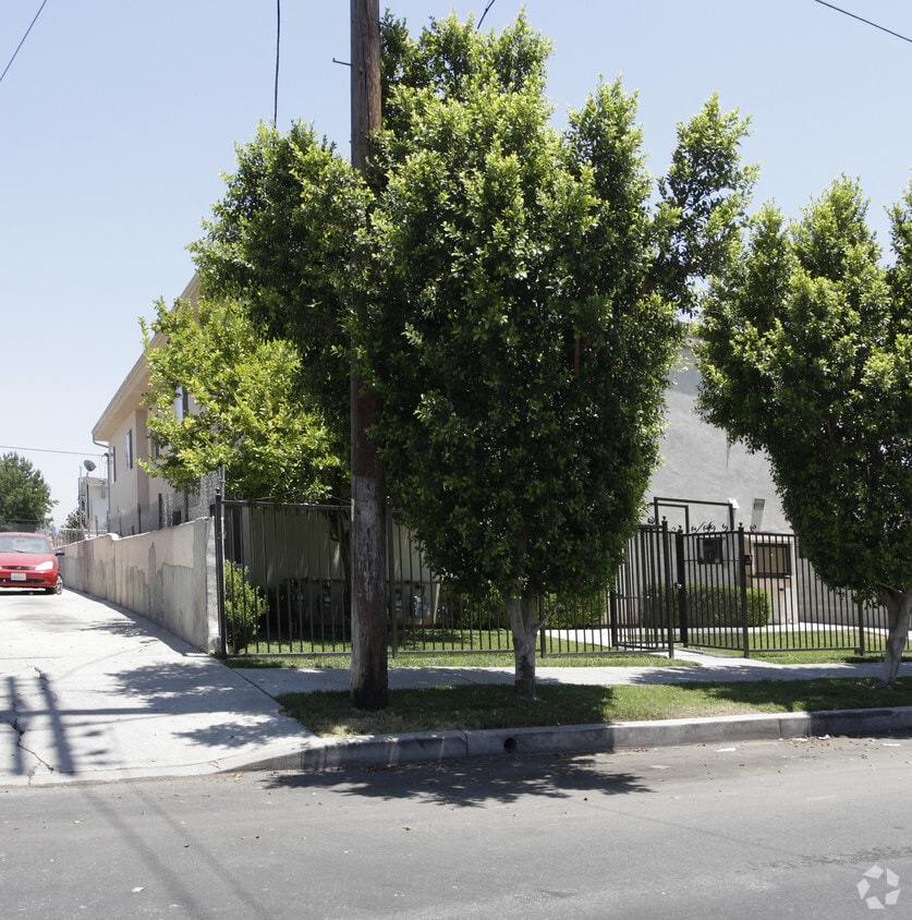 Building Photo - 6916 Agnes Ave