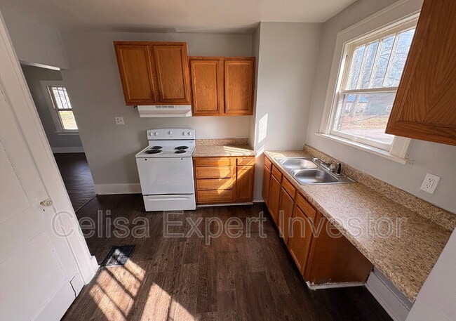 Foto del edificio - 227 W Darrow Ave