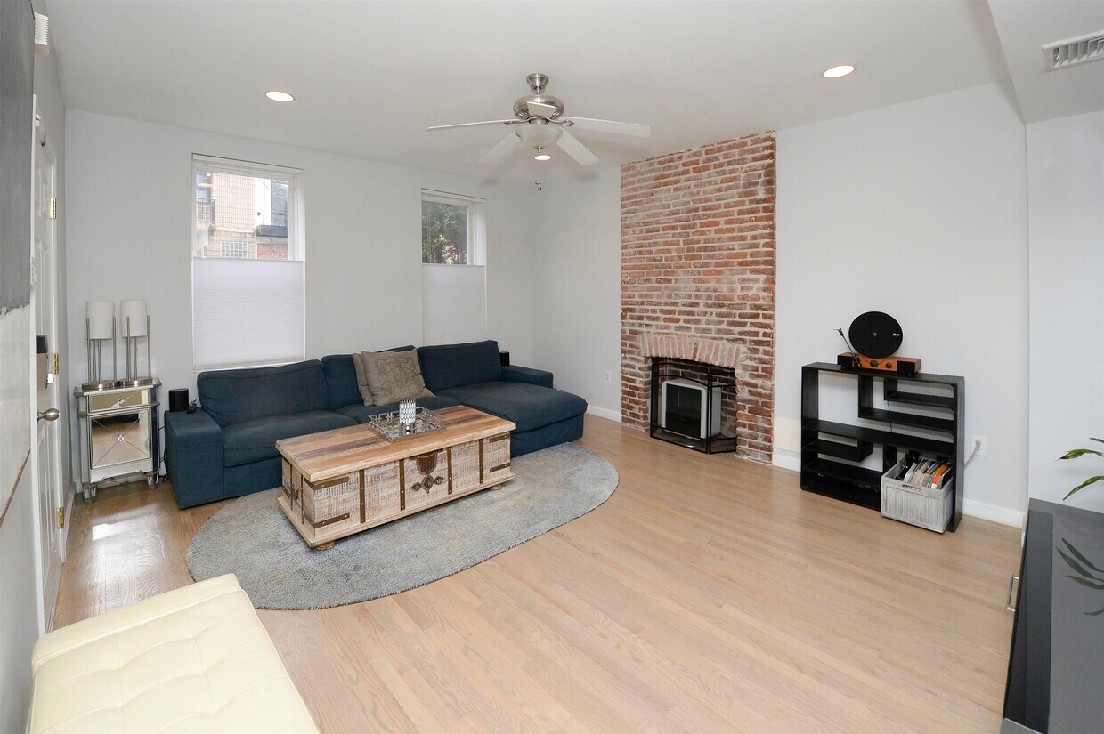 302 3rd St Unit 1, Jersey City, NJ 07302 Condo for Rent in Jersey