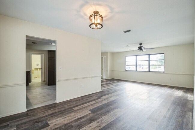 Building Photo - Charming 3BR House in Cape Coral