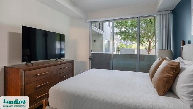 Foto del edificio - 2323 E Highland Ave