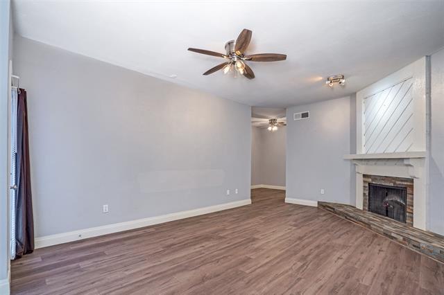 Foto del edificio - 9254 Forest Ln