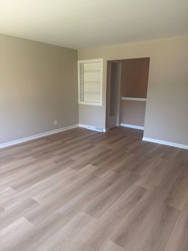 Foto del edificio - 5017 Camden Rd