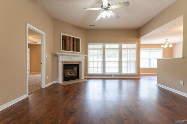 Foto del edificio - 103 Dunnigan Ct NW