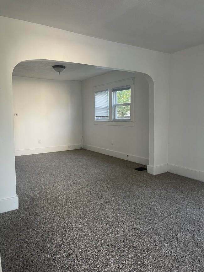 Building Photo - 1229 N Union St