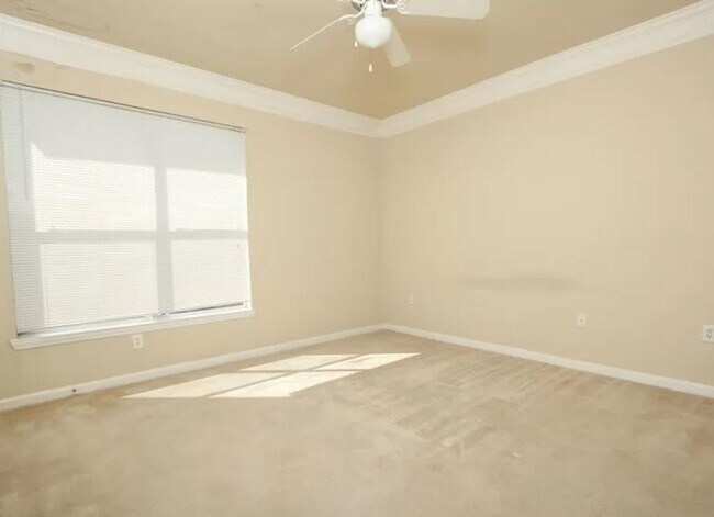 Building Photo - 8830 Villa View Cir