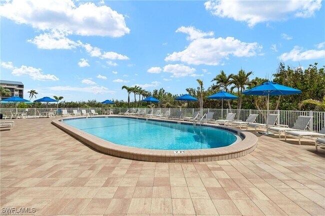 Foto del edificio - 26171 Hickory Blvd