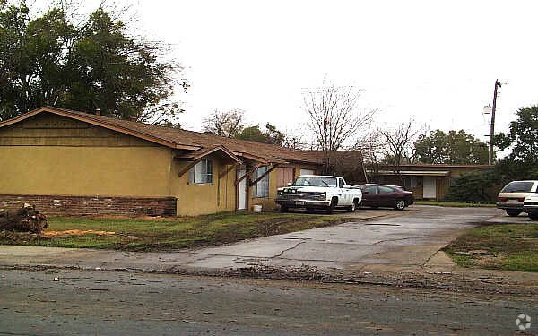 Building Photo - 2066--2072 20th Ave