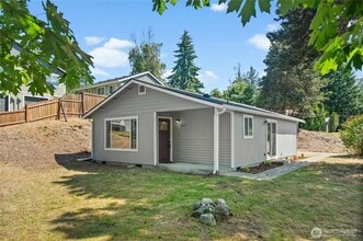 Building Photo - 502 Tullis St NE