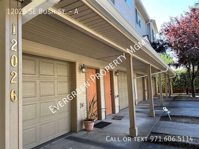 Foto del edificio - GATED COMMUNITY! $1995 2x1.5 Townhome, Att...