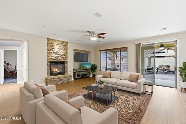 Building Photo - 6206 W Buckhorn Trail