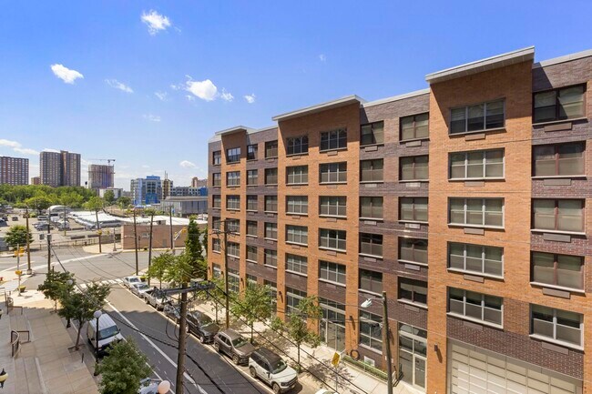 Building Photo - 700 1st St