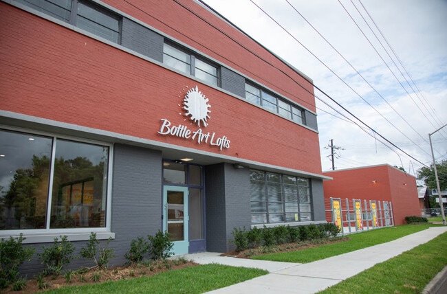 Building Photo - Bottle Art Lofts
