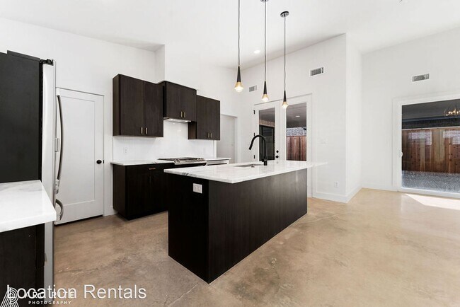 Foto del edificio - 3 br, 3 bath House - 4521 22nd Place
