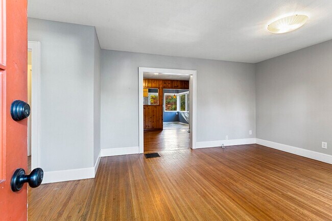 Building Photo - 5417 SE 45th Ave