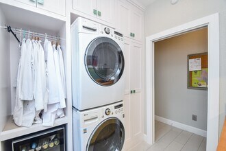 Building Photo - 7106 Habersham Ave