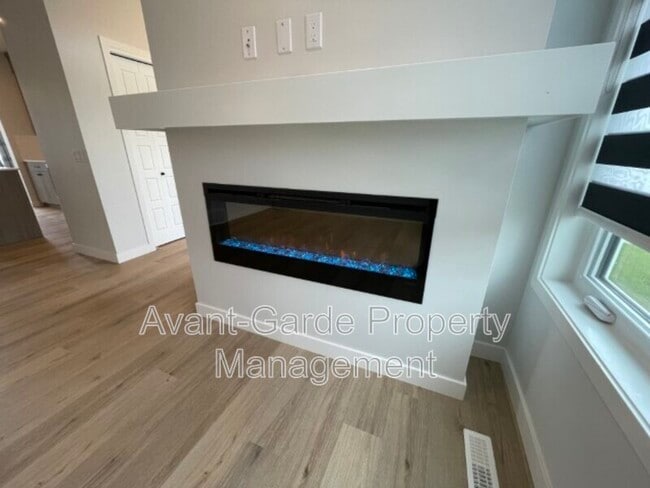 Building Photo - 5277 Edgemont Blvd NW