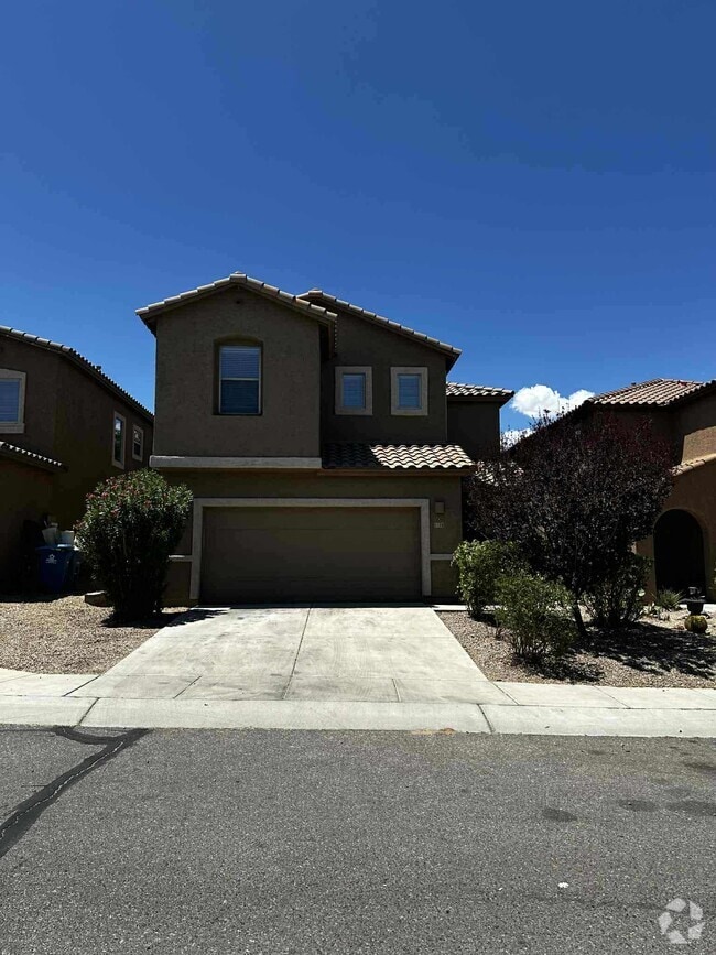 Building Photo - 1120 E Mt Shibell Dr