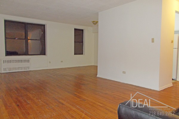 Foto principal - 1769 E 3rd St