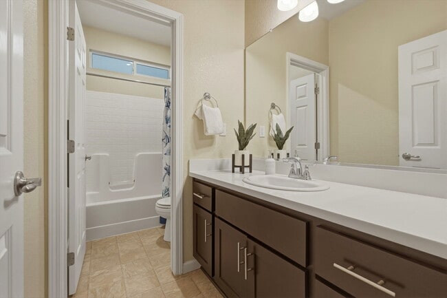 Foto del edificio - 1161 Greenbrier Dr