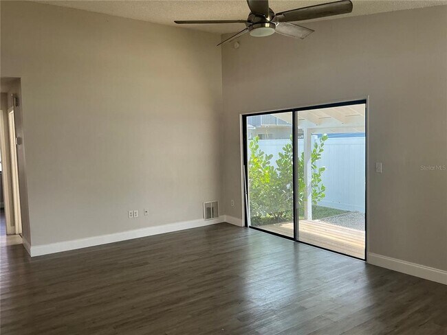 Building Photo - 3177 Whispering Dr S