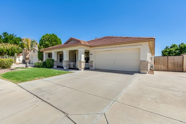 Foto del edificio - GORGEOUS home in the highly desired Arrowhead Ranch