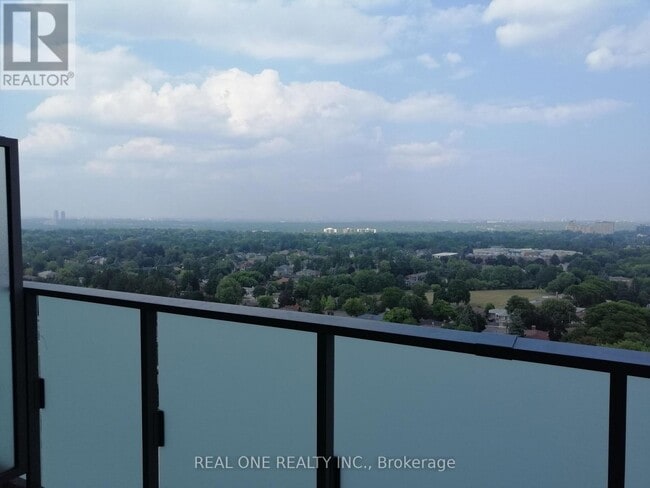 Building Photo - 8 Olympic Gdn Dr