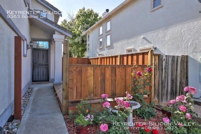 Building Photo - 9363 Benbow Dr