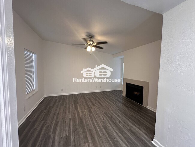 Foto del edificio - 4748 Old Bent Tree Ln