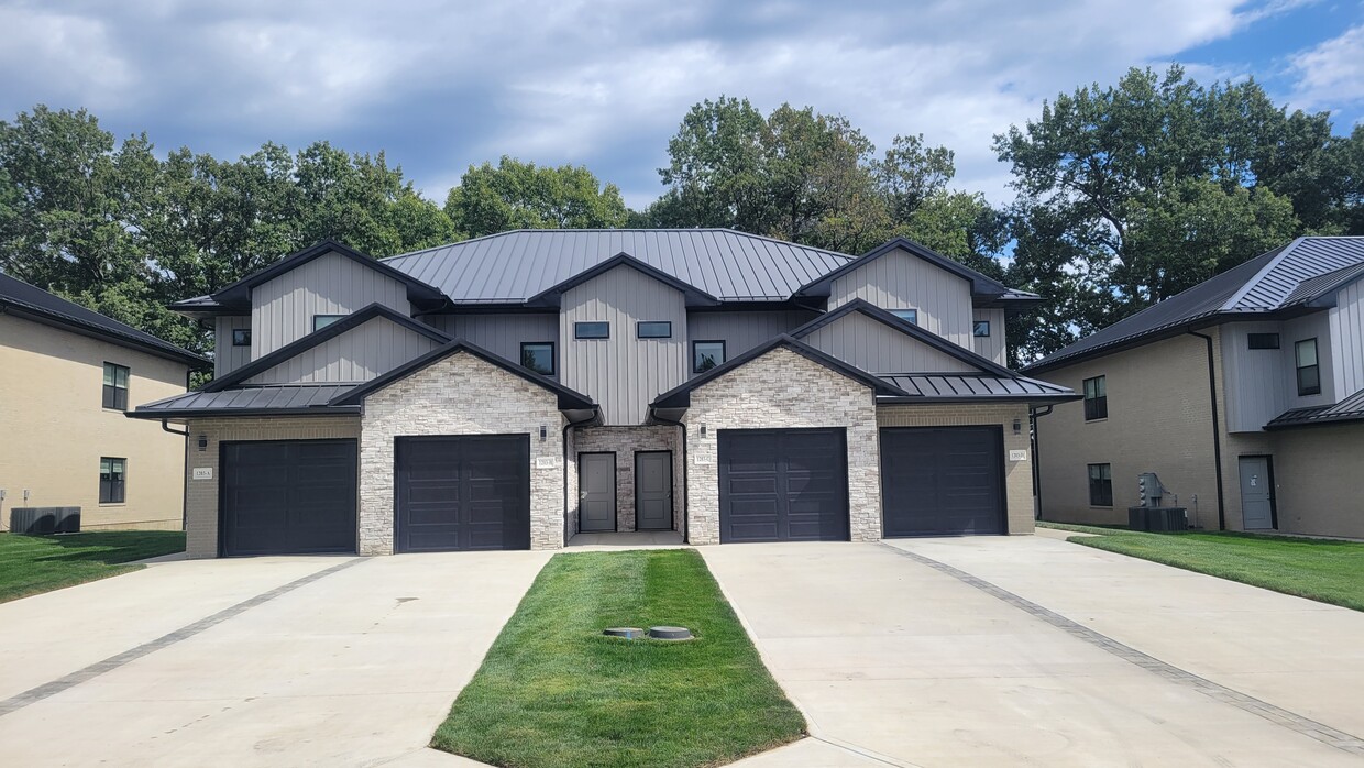 Front - 1207 William Pl
