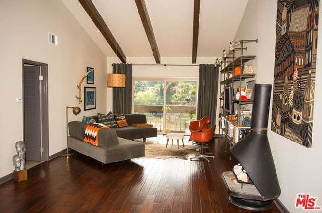 Primary Photo - 2700 Cahuenga Blvd E