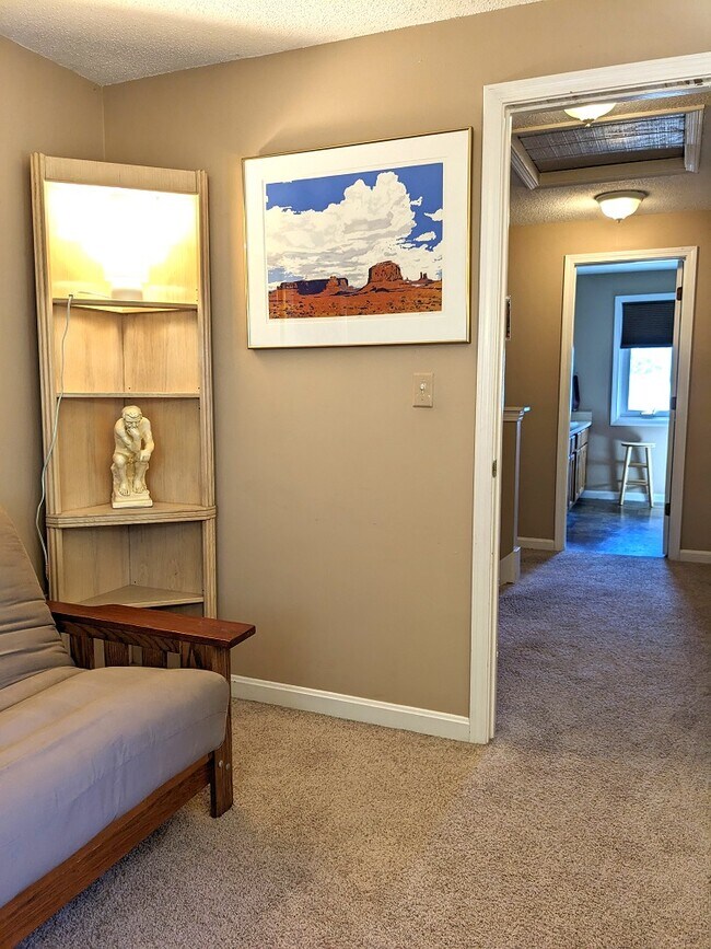 Bedroom - 24 N East St