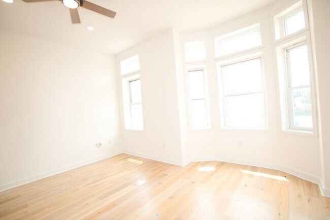 Foto del edificio - 1507 W Girard Ave