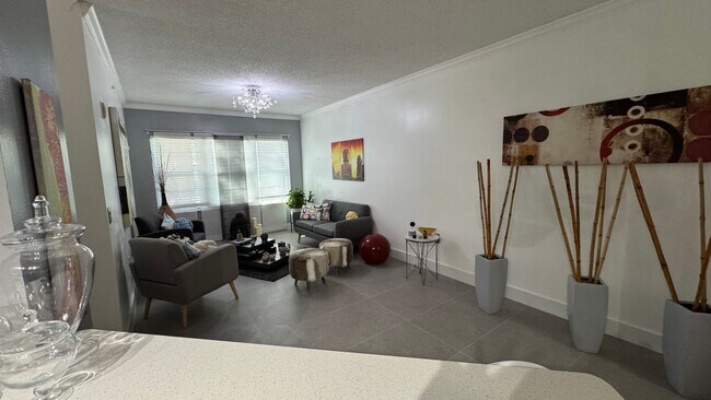 Building Photo - Unfurnished Annual Rental Available Now