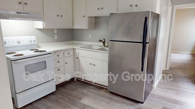 Photo - 1648 Russell St House