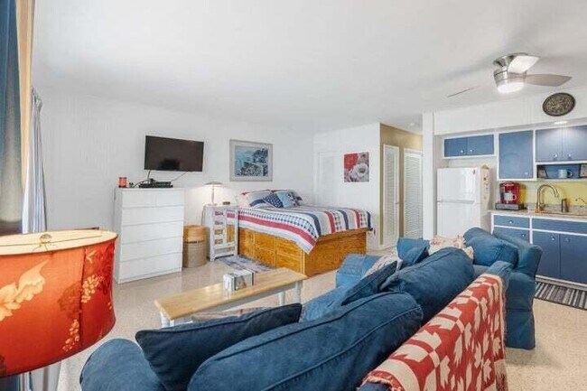 Foto del edificio - 3220 Marine Dr