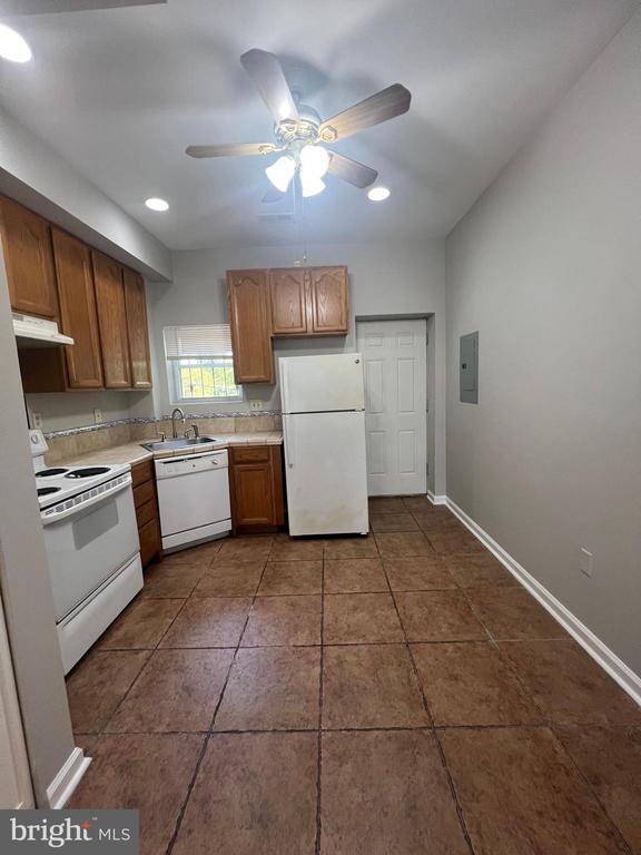 Foto del edificio - 1408 W Franklin St